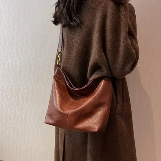 Sac Cabas en Cuir Végan avec Bandoulière Bohème – Élégance et Style Décontracté